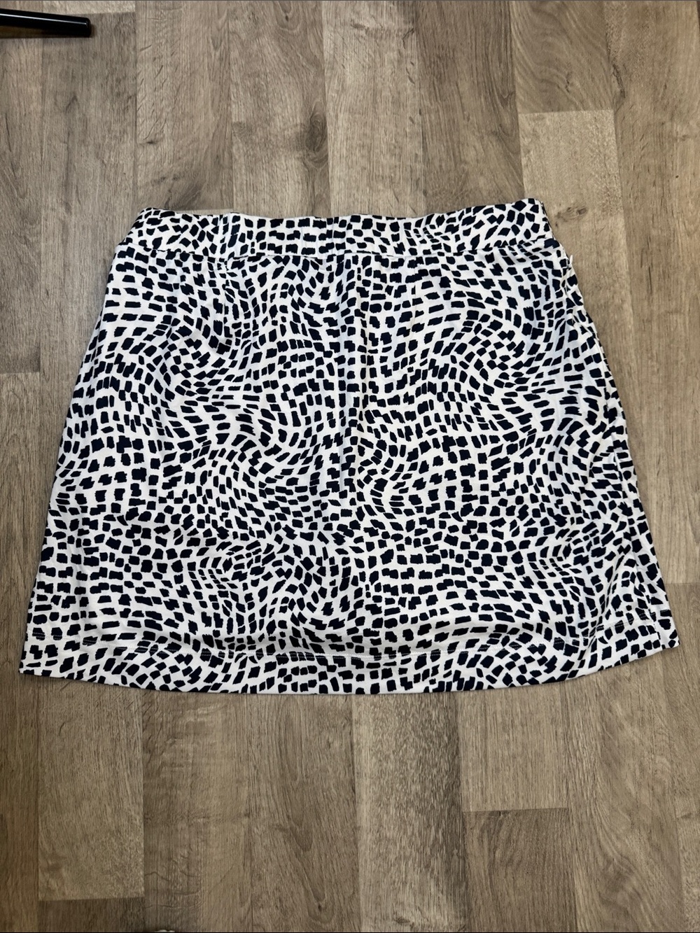Chico's Black and White Abstract Print Mini Skirt size Chicos 2 or 12 - Picture 4 of 10